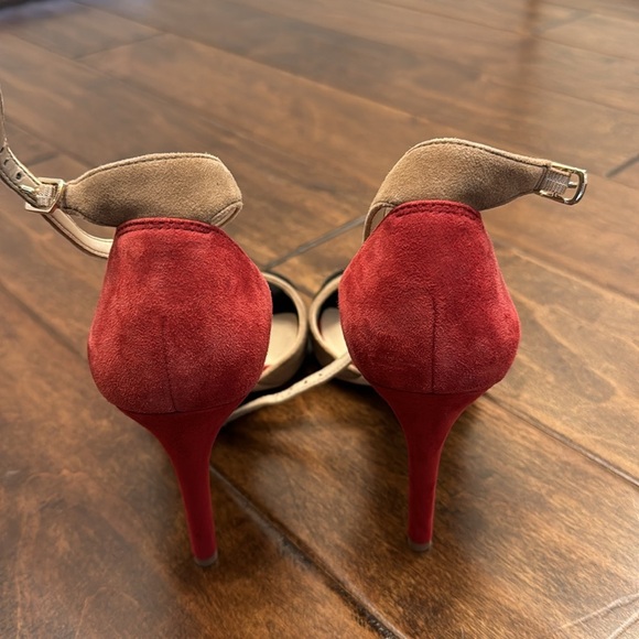 Excellent condition heels - Picture 3 of 4